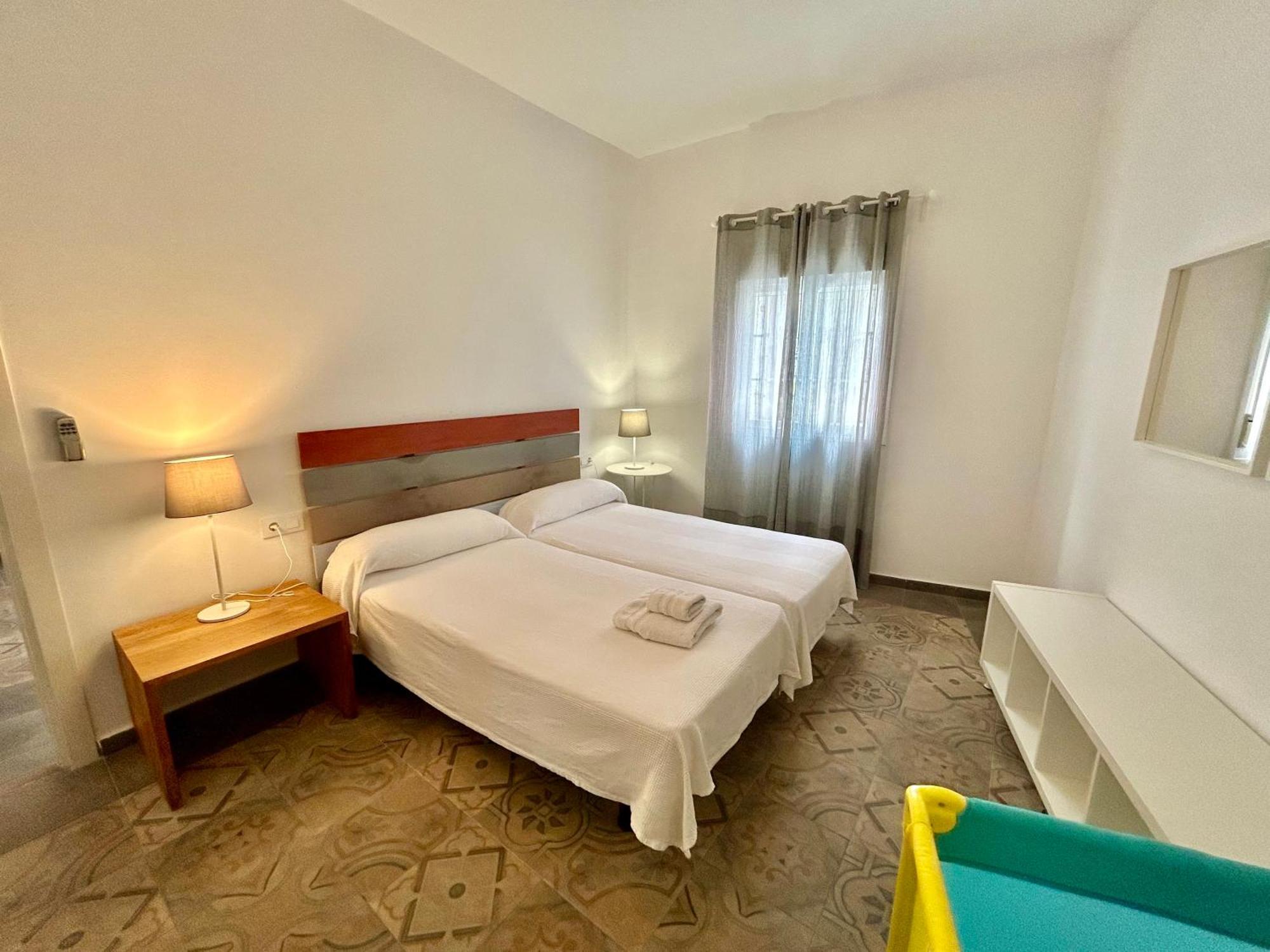 Acogedor Apt 8Pax 4Bdr 2Bth - Cozyhomesevilla1 Exterior photo